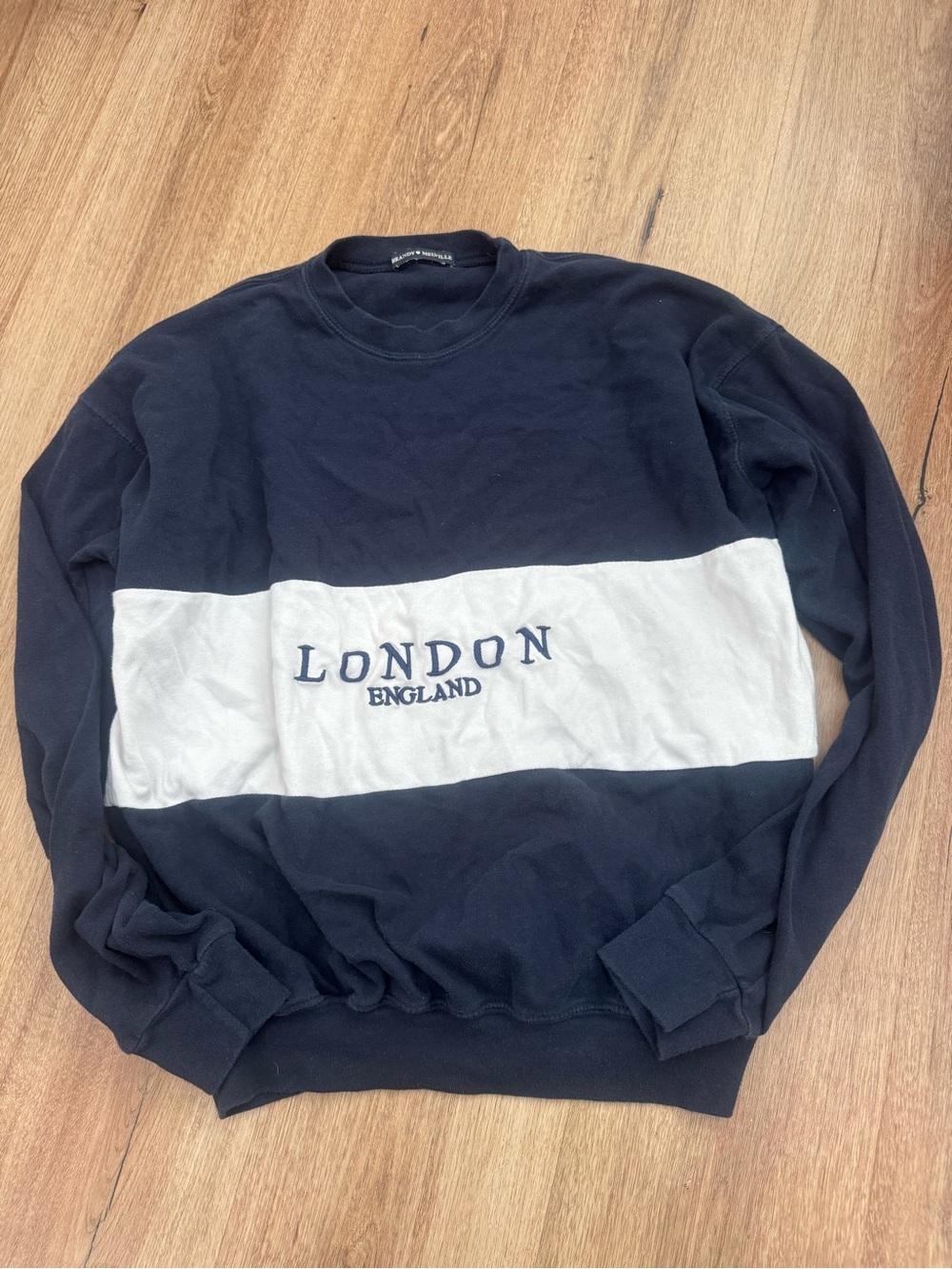 Brandy Melville Navy and White 'London England' Crewneck